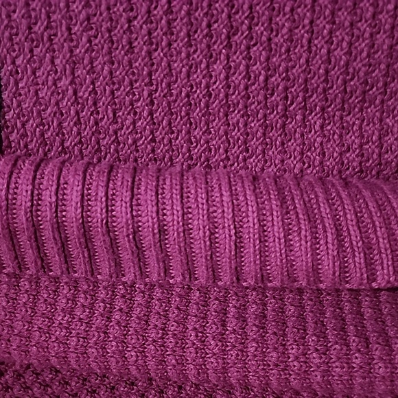 Like New! Beautiful wine cardigan wool blend - Picture 4 of 4